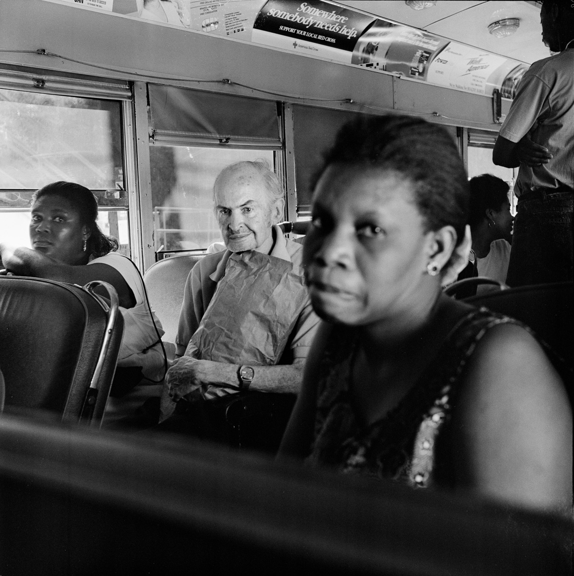 black-white-street-bus-passengers