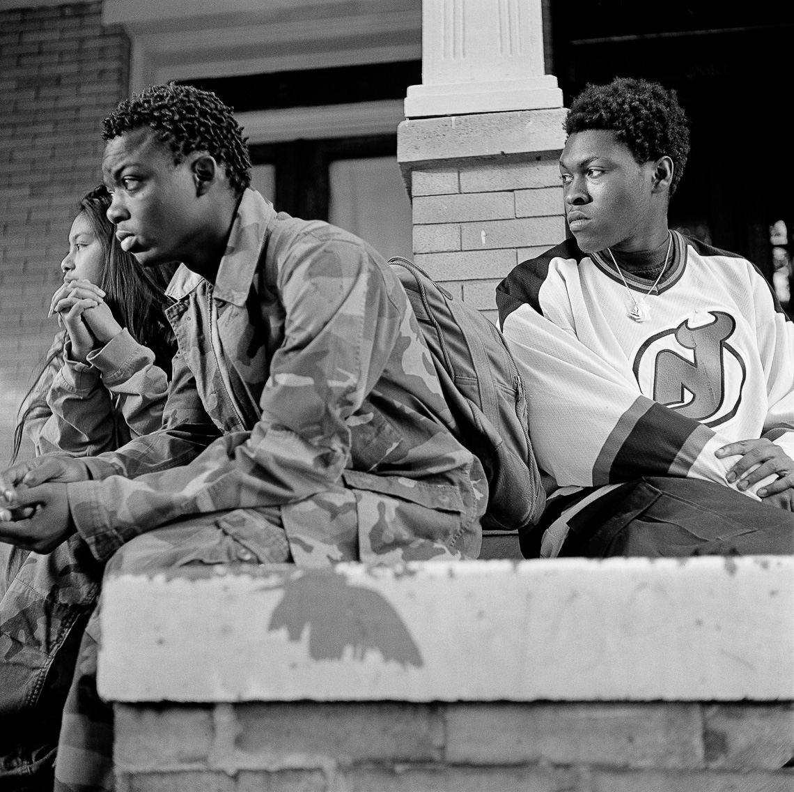 black-white-street-kids-stoop