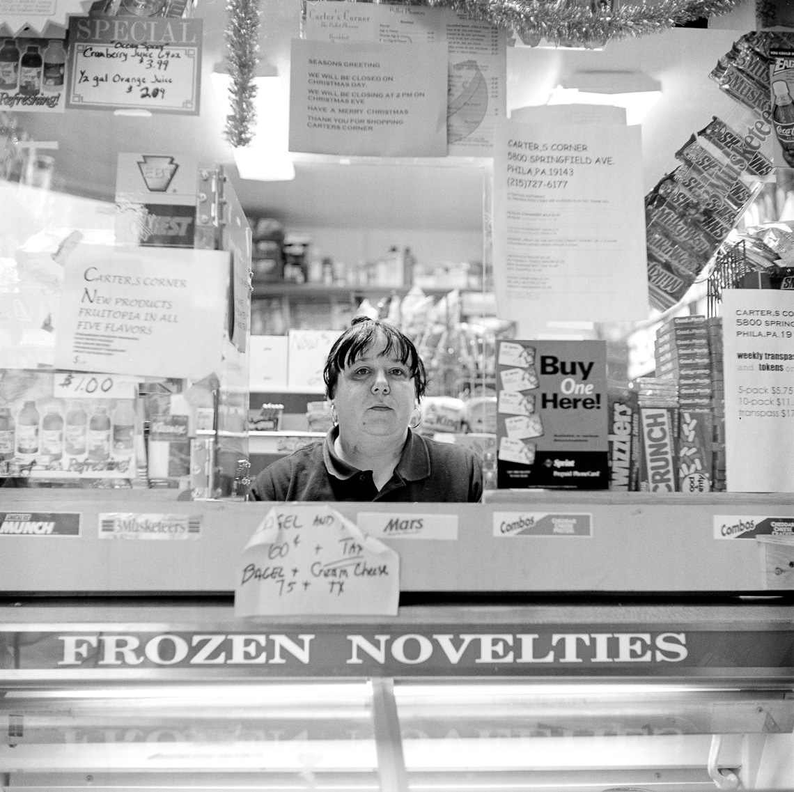 black-white-street-shop-woman
