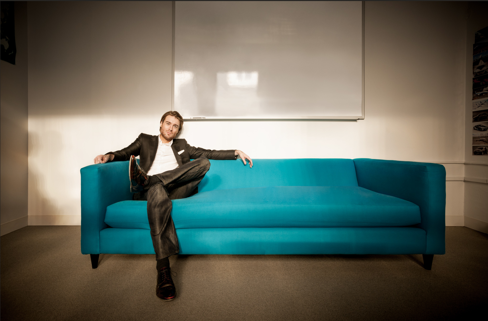 Pete Cashmore | Mashable CEO couch | Editorial