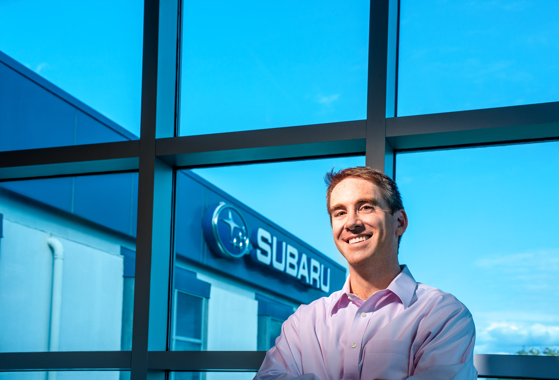 editorial-portraits-man-subaru-window