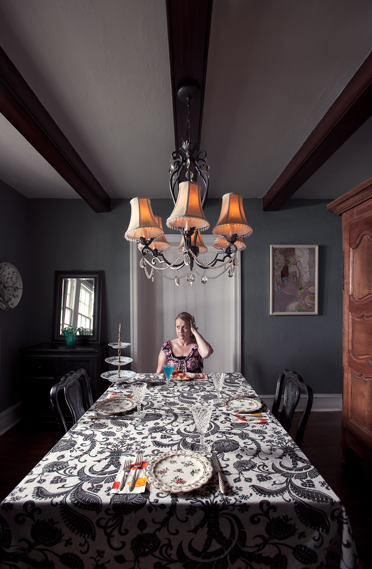 portrait-project-housewife-woman-dining