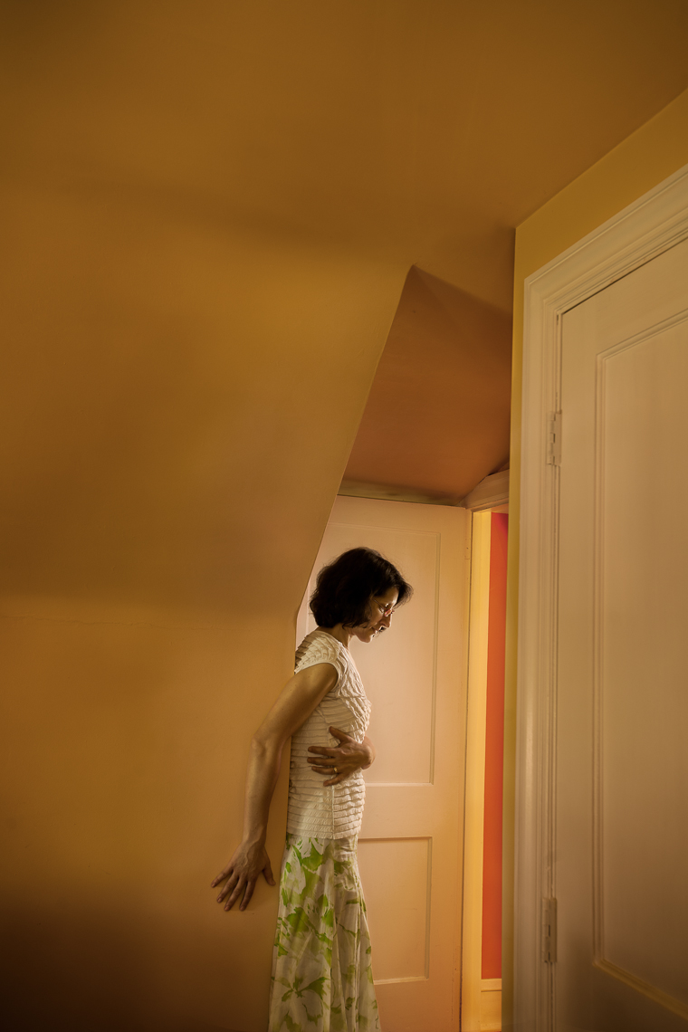 portrait-project-housewife-woman-wall