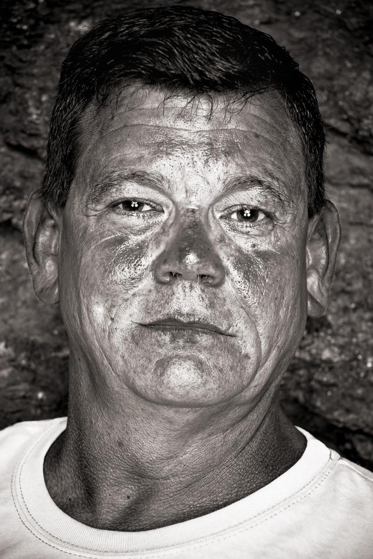 rwa-portrait-face-black-white-07